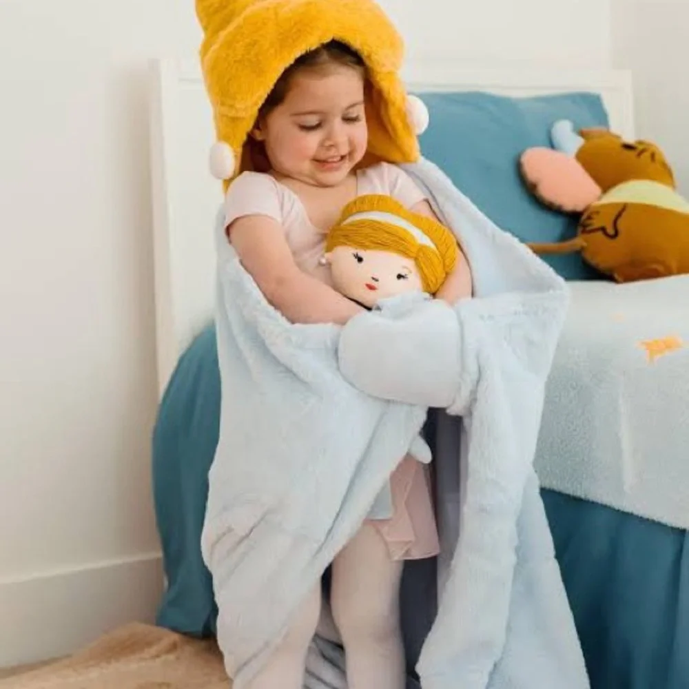 Disney Pillowfort Cinderella Hooded Blanket Built-In Mitts 40x50 NWT